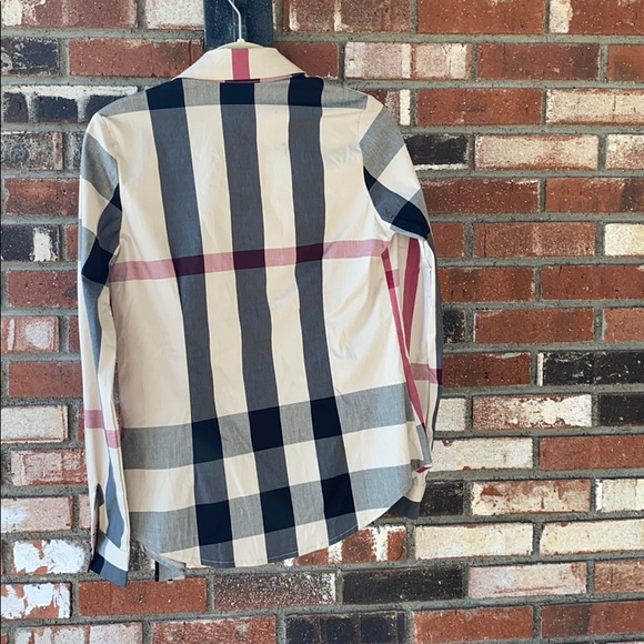 🆕 Women’s checkered blouse Size Small Made In Korea🇰🇷🤎👕👚 - Picture 2 of 3